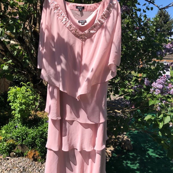 SL Fashions SZ 22W pink tiered chiffon dress - Picture 7 of 7
